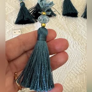 20 Teal Blue Tassels W/ Blue Accents fArts Crafts
Upholstery Jewelry Bedding C